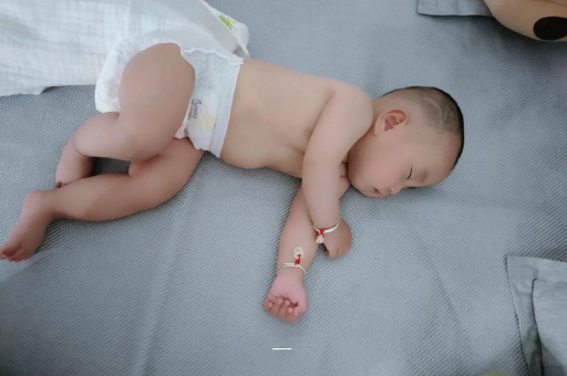 武汉供卵包生男孩三个月宝宝头围